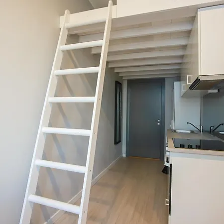 Loft Style In City Centre Near Any Public Transportation Апартаменти Рига